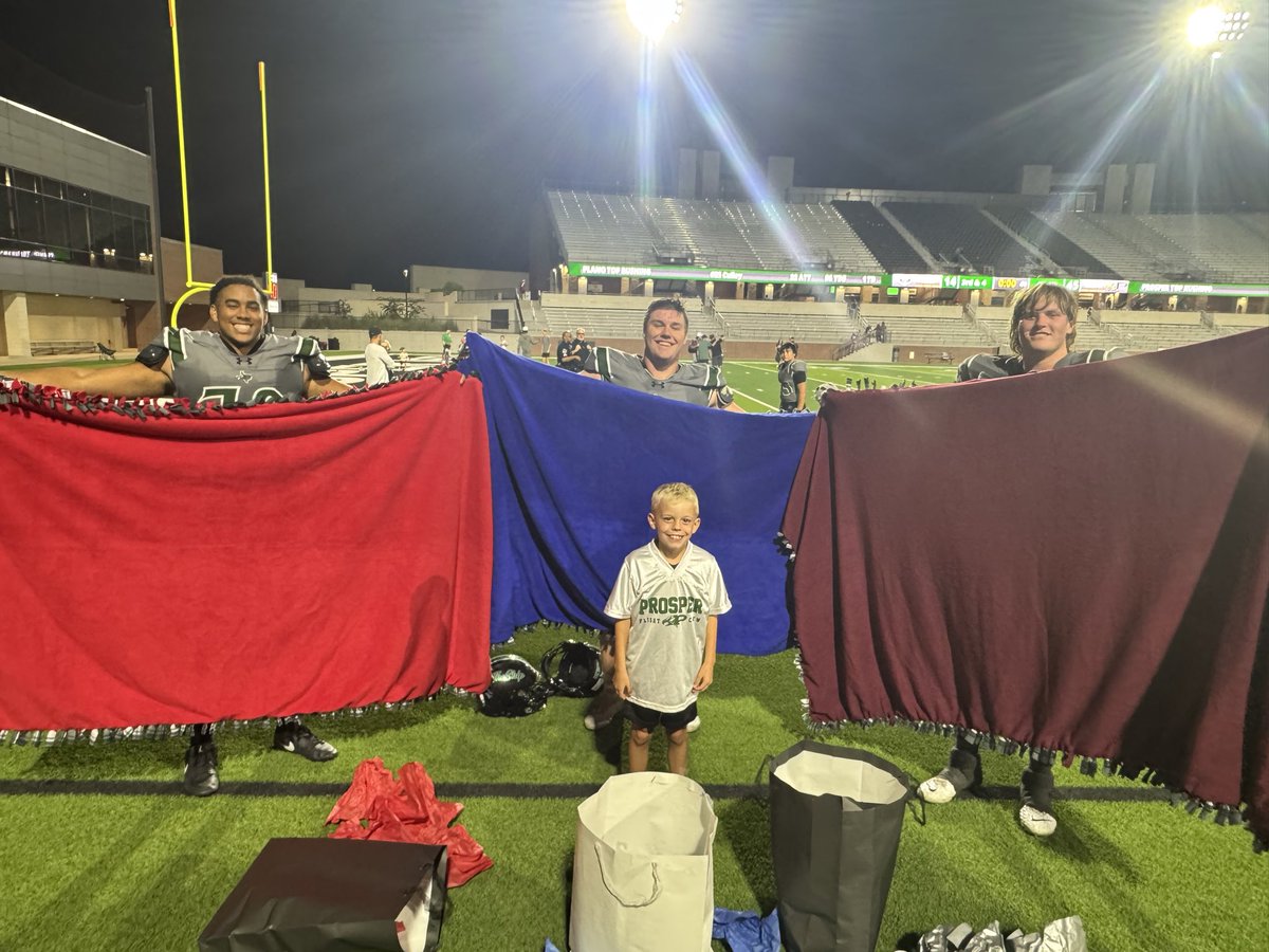 Amazing football players… but even better young men 💚 whether it was a high five or a full conversation, thank you for always being a friend and role model for our little man. Can’t wait to see y’all at the next level <a href="/AggieFootball/">Texas A&M Football</a> <a href="/DukeFOOTBALL/">Duke Football</a> <a href="/TexasTechFB/">Texas Tech Football</a> <a href="/PISD_Athletics/">ProsperISDAthletics</a>