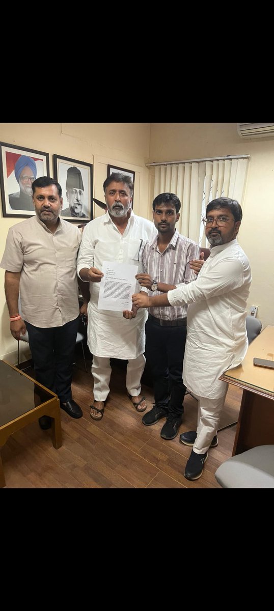 कांग्रेस जितना 70 साल में नहीं लूट पाया बीजेपी उतना 10 साल में करके दिखाया है 15 करोड़ रोजगार का झांसा देकर आज 10 साल से रेल #अप्रेंटिस को बेरोजगार रखा 
#railapprentice 
बिहार में 50000 रेल अप्रेंटिस स्किल होकर बेरोजगार है 
<a href="/NitishKumar/">Nitish Kumar</a> 
<a href="/narendramodi/">Narendra Modi</a> <a href="/DhruvRathenx/">Dhruv Rathee Satire</a> <a href="/RahulGandhi/">Rahul Gandhi</a>