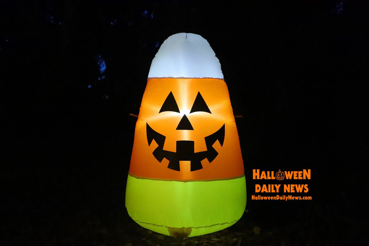 HalloweenDaily's tweet photo. We unbox and review the NEW Halloween candy corn inflatable by Gemmy from Lowe's! Watch:  https://t.co/G11WtFeM3B 
🎃  
Own it: https://t.co/7oQL9M2IYx 
🎃 
#Halloween2025
#HalloweenInflatables 
#LowesPartner 
#LowesFinds 
#LowesCreator 
#AffiliateLink 
🎃 https://t.co/osnrHhyWUm