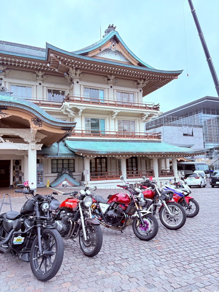 7a2co's tweet image. 無事帰宅してます🐸
本日走行距離390キロ
楽しみで寝れなく2時間睡眠でしたが
久しぶりのおバイク楽しかった
ずぶ濡れになったりお祭りで道混んでいたりハプニングあったけどいい思い出〜😙
スタンプ3個押せた🏍️🏍️🏍️🏍️🏍️🙋‍♀️
#CBTR
#バイク好きと繋がりたい
#女だけツー
#白髭神社