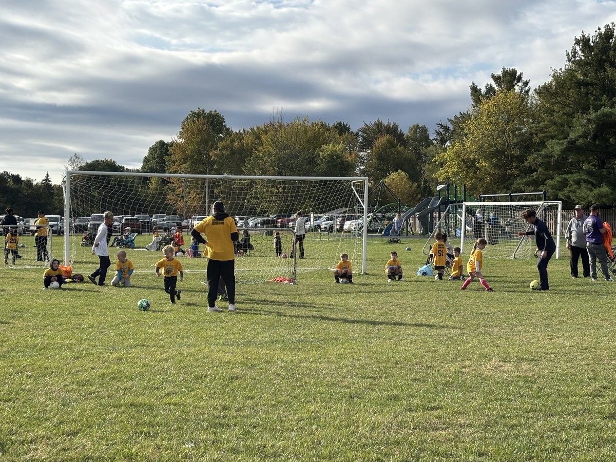 Beautiful☀️morning for  ⚽️ and an end of season picnic 🌭Thank you to Sean, Ashley, Austin &amp; Colton for grilling, setting up &amp; organizing 👏🏼👏🏼Thank you to Tom, all our volunteers in the concession stand, our referees, and Coaches for making this season a success with lots of 😊!