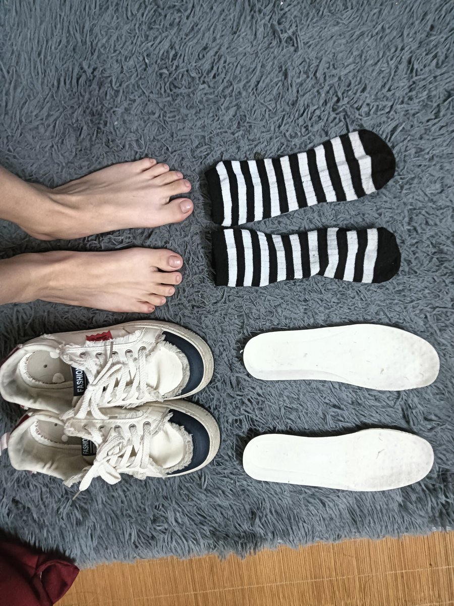 学舞蹈的又怎么样？让你怎么摆姿势你就怎么摆，每次快高潮变得奇怪的时候还专门告诉我你男朋友顶不到那么深，你男朋友见过你高潮的阿黑颜吗？ ＃袜子 ＃打胶 ＃约炮 #舞蹈生 #反差女高 ＃母狗 ＃恋足