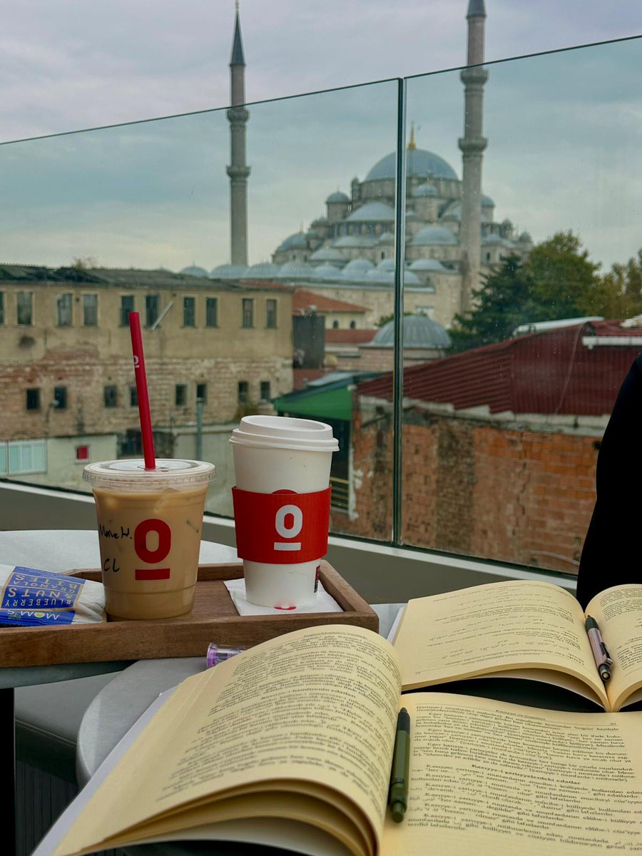 yağmurlu havaların güzelliği 🩶