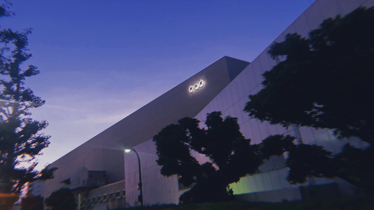 nicebaka_'s tweet photo. 生きてりゃ 色々あるよな 

愛が、好きが大爆発した時間でしたよ！

君の名は。の「デート」？のミスタッチを
「練習したんだけどなぁ」と照れていた洋次郎さん

微笑ましい裏話として置いておきます、、🙊

洋次郎さんからの「よくできました」を
初めてもらえました！やったね！

#RADWIMPS20th_SP https://t.co/I2Y8ip0aRm