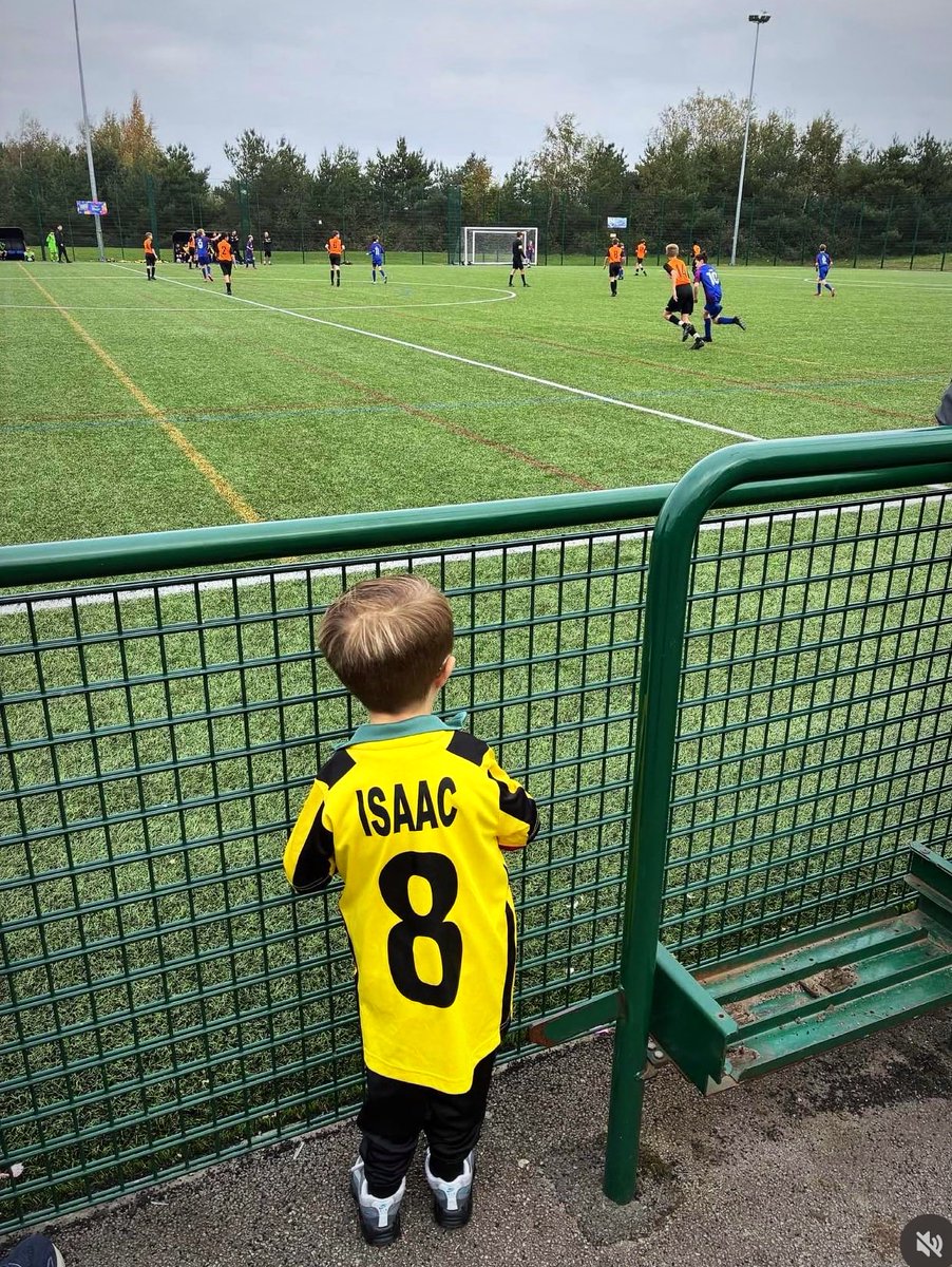 What a great game for U13s boys in there 1st <a href="/SchoolsFootball/">English Schools' Football Association</a> game of the season v Doncaster ended 2-2 a feisty game but a good battle between 2 strong sides fair result overall #ESFA

Thanks <a href="/isaackearney/">Isaac Kearney</a> for supporting the boys 💪🏼🐝

⚽️ Joey
⚽️ Thomas
Player of the Match - Joey