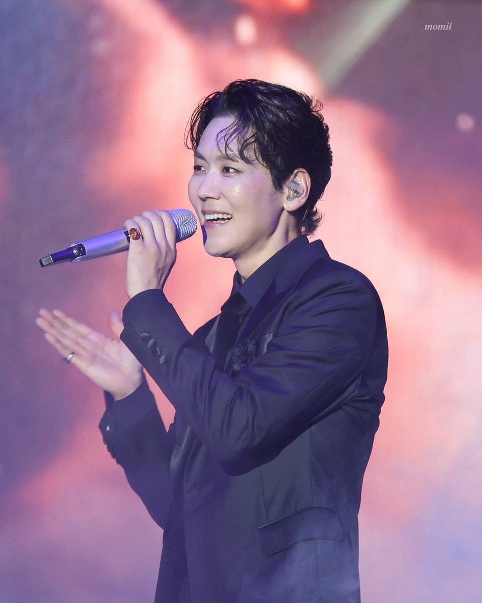 momil_pic's tweet image. 251011 나주 영산강 축제

✨️✨️

#카이 #정기열