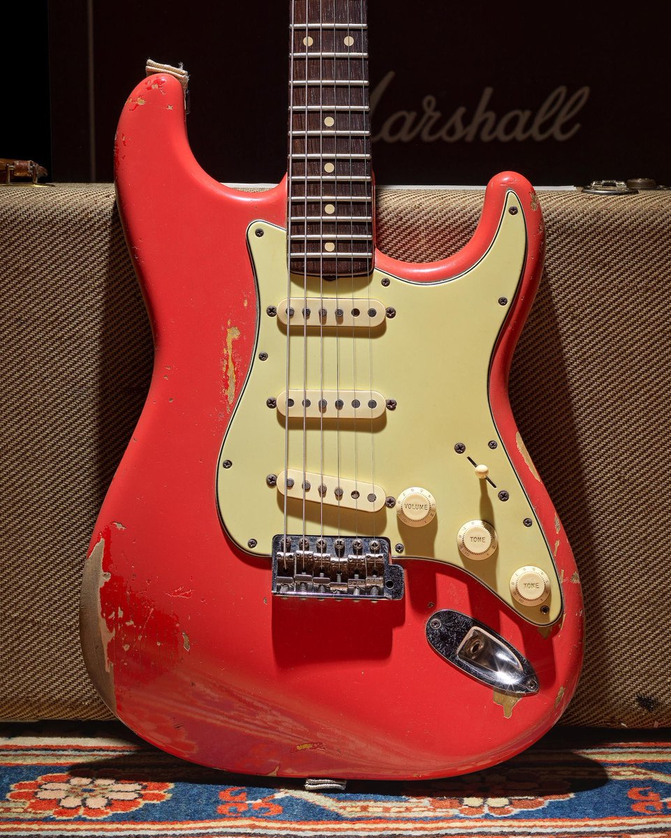 ゲイリームーア　1961 Fender オールラッカー　モデファイ Gary Moore's 1961 Fender Stratocaster #GaryMoore #FamousGuitars