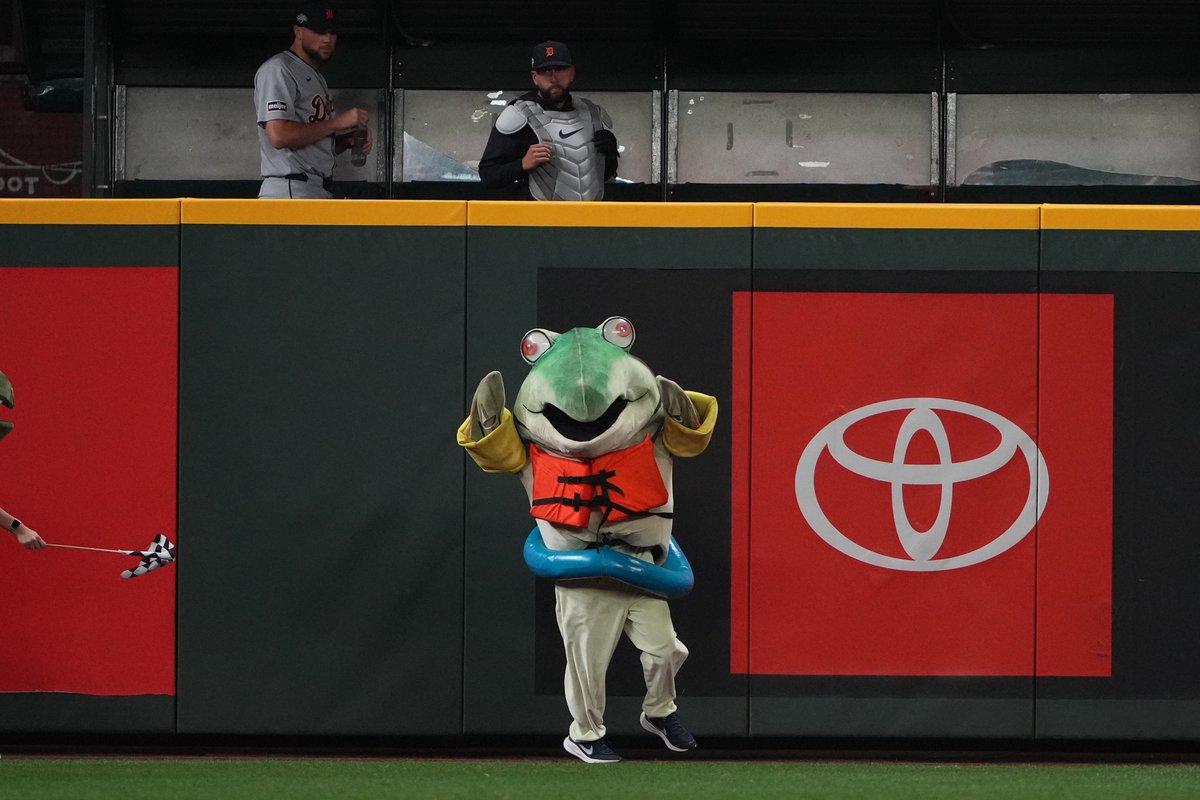 lindseywasson's tweet image. HUMPY WINS. THE #MARINERS WIN. 

...(AP/Lindsey Wasson)