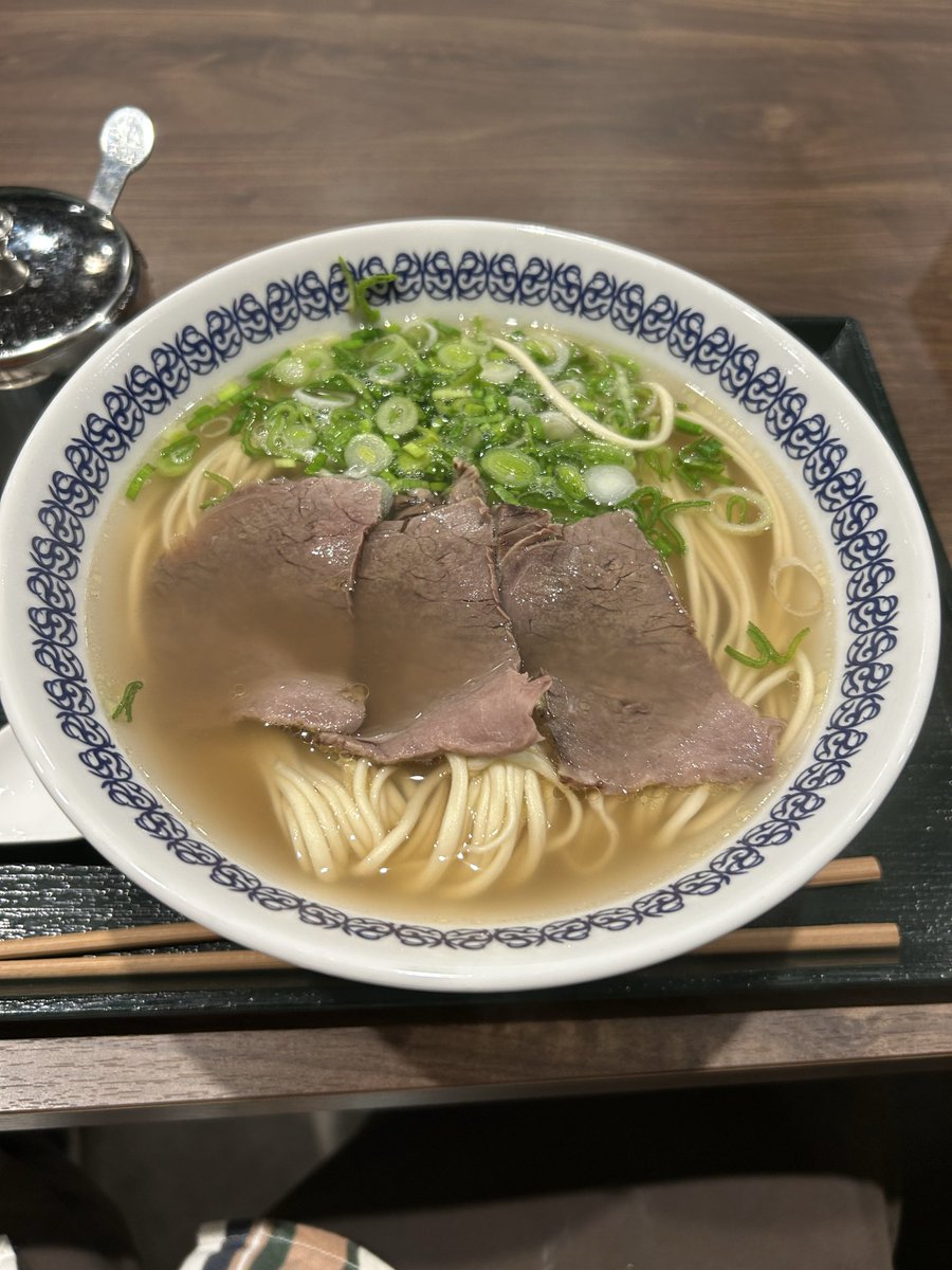 2日目も無事終わりました！！
お足元悪い中のご来場本当にありがとうございました！！
たくさんのご感想いただけて励みになります。

明日は2ステージやらせていただきます！！
気張って参ります！！
写真は観に来て下さったお客様と(^^)
ありがたや！！

#サラブレ
#オノデラマン