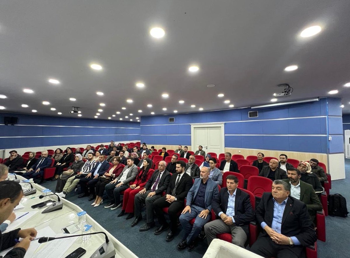 AkpartiAnkara's tweet photo. Siyasi ve Hukuki İşlerden Sorumlu İl Başkan Yardımcımız Mustafa Erdoğan başkanlığında, Genişletilmiş Siyasi ve Hukuki İşler Başkanları Toplantısı gerçekleştirildi. https://t.co/SSHdTzkeWn