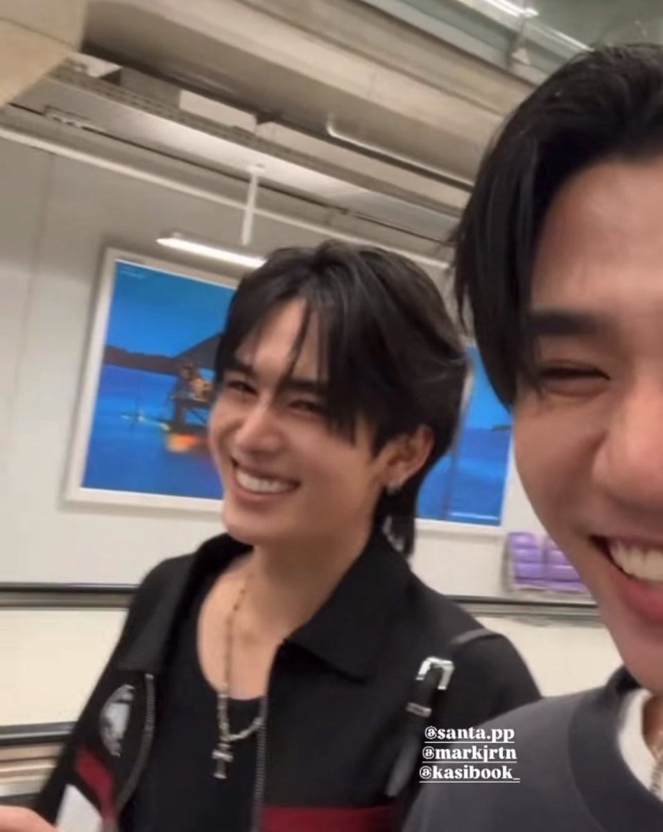 00131AM's tweet image. จ๋องๆๆๆๆ แต่ก็ยังยิ้มได้อยู่ เก่งมากเลยคับจิ๋วววววว 🥹🥹🥹

PERTHSANTA P10L VN FANMEET   

#Perfect10LinersFMinVietnam
#PerthSanta #เพิร์ธแซนต้า
