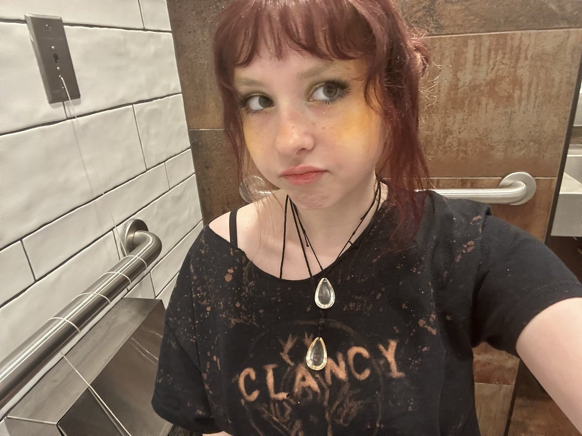 theoretictyIer's tweet photo. I made this shirt for breach tour https://t.co/AIehkC4XpD