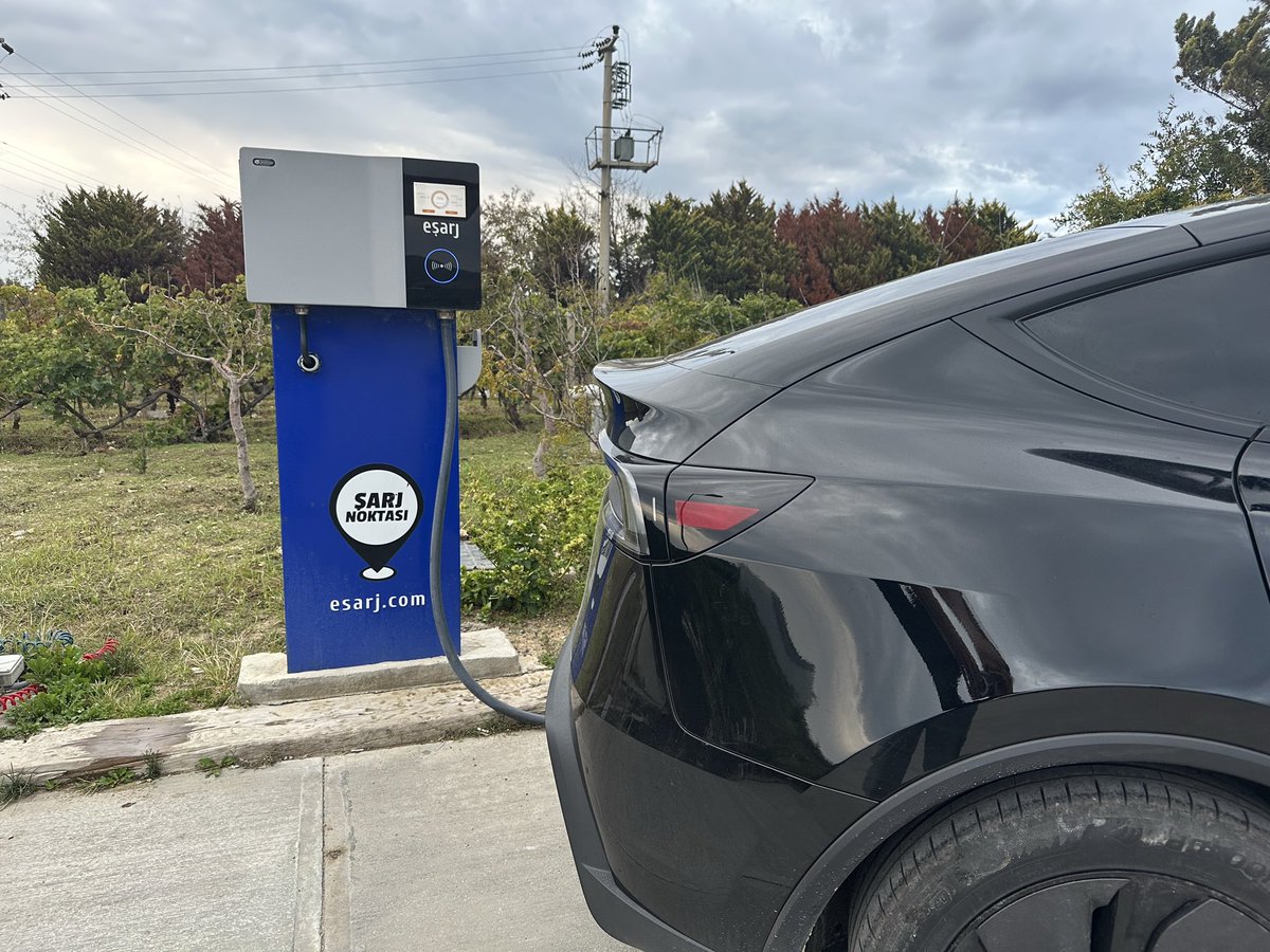 #bozcaada da bir adet şarj noktası var. #esarj tesla #30kw