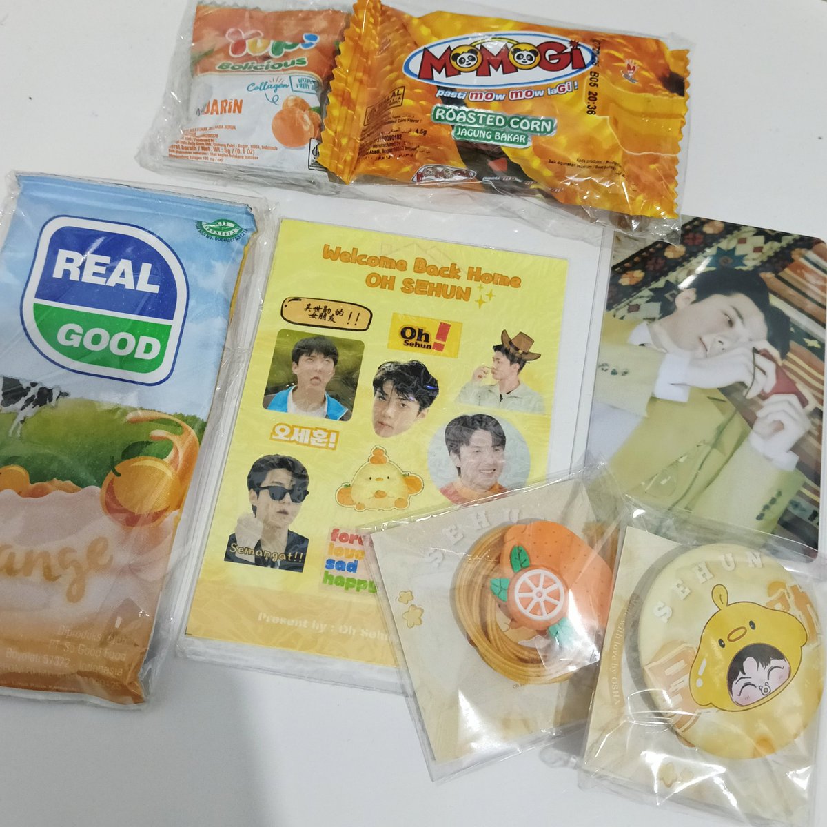 oshmygood's tweet photo. Pakettttt💌💌
Terimakasih @OSHAuthority buat freebiesnya🧡🧡 dan terimakasih juga yaaa selalu merayakan Sehun, semoga projek² nya lancar terus yahhhh😻🫶🏻 https://t.co/fnkqw1wmqm