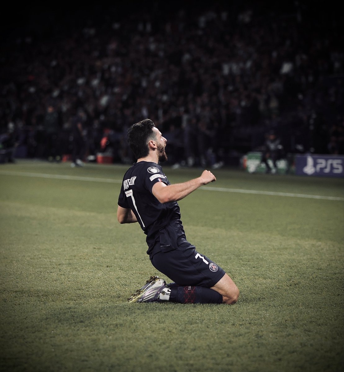 CanalSupporters's tweet image. 🚨 Sauf rechute, O. Dembele devrait être DE RETOUR contre Strasbourg 🔙

D. Doué a de bonnes sensations et son objectif : être de retour contre Strasbourg ⏳

B. Barcola se testera la semaine prochaine ⏳

Kvara a informé le PSG qu’il se sentait BEAUCOUP MIEUX ! ✅

[@Djaameel_]