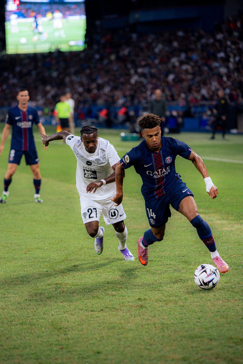 CanalSupporters's tweet image. 🚨 Sauf rechute, O. Dembele devrait être DE RETOUR contre Strasbourg 🔙

D. Doué a de bonnes sensations et son objectif : être de retour contre Strasbourg ⏳

B. Barcola se testera la semaine prochaine ⏳

Kvara a informé le PSG qu’il se sentait BEAUCOUP MIEUX ! ✅

[@Djaameel_]