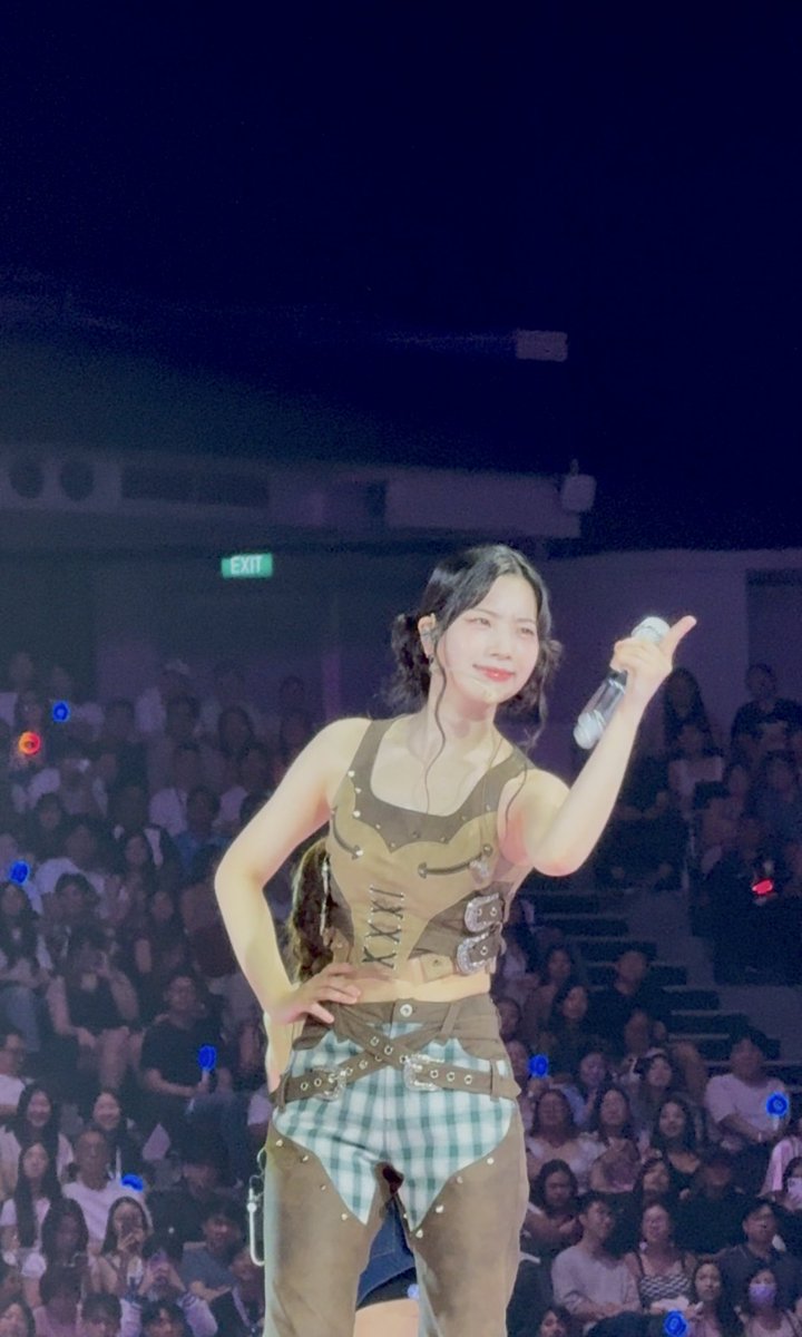jirachis__'s tweet photo. still just as lovely six years later 🥺 #dahyun #TWICEinSG #TWICE_THISISFOR_WORLD_TOUR https://t.co/zL2XMlgXgZ