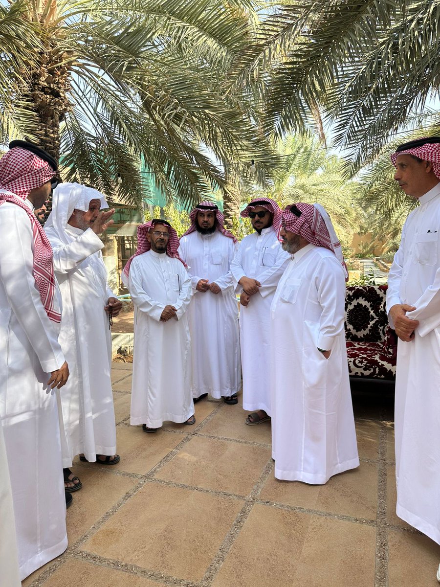kareem_zulfi's tweet image. سعدتُ مع بعض زملائي في الجمعية التعاونية للنحالين بـ #الزلفي، بزيارة كريمة من رجل الأعمال محمد بن أحمد الذييب، ومرافقيه أ. بندر البداح وأ. أحمد المعيجل، لـ #جريبيعة بمركز سمنان.

اطّلع الجميع على محتويات البيت وأركانه التراثية والبيئية..