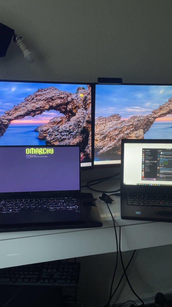 0xmeddy's tweet image. So I installed Omarchy never tried anything else but windows wish me luck #linux #omarchy