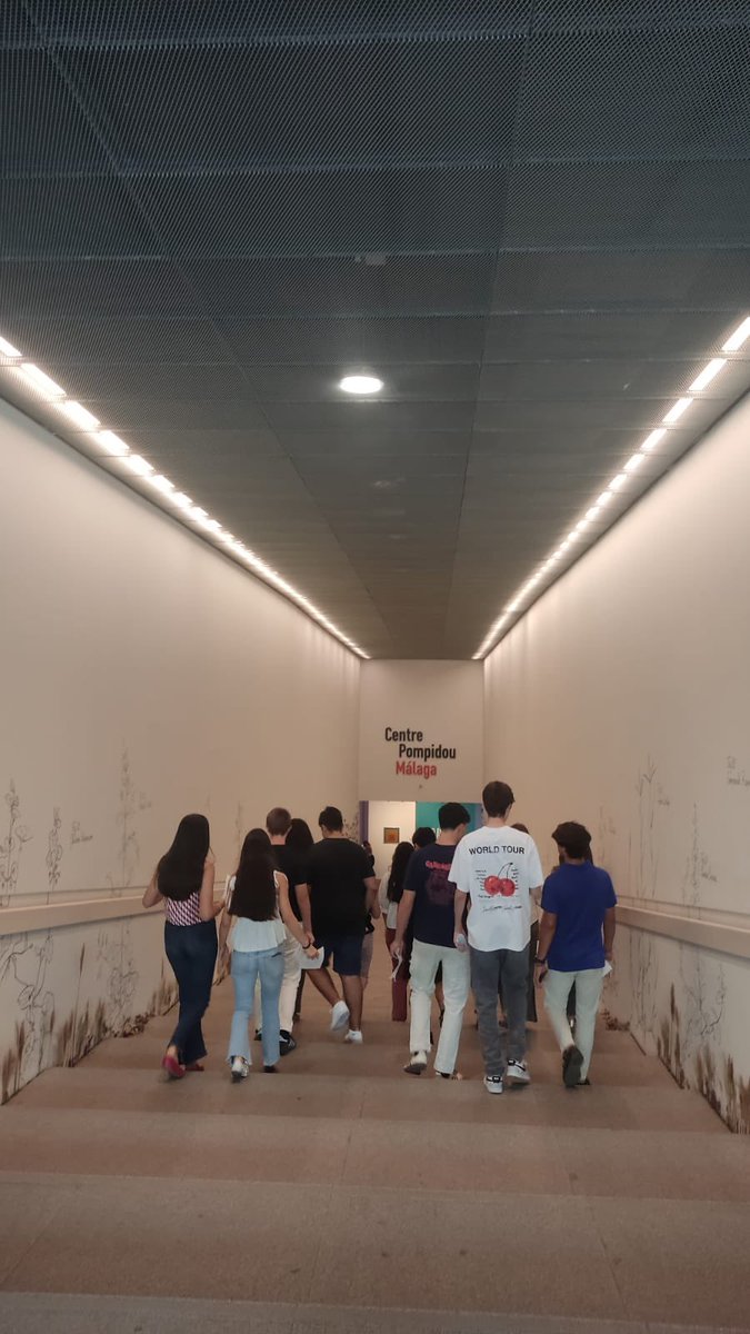 🎨 El alumnado de 1.º de Bachillerato  visitó el <a href="/cpompidoumalaga/">Centre Pompidou Málaga</a> dentro de la asignatura de #Francés.

Arte, cultura e idioma se unieron en una experiencia que enriquece su aprendizaje. 💬✨

<a href="/fvictoria_es/">Fundación Victoria</a> 

#EducandoEnFamilia  #Francés