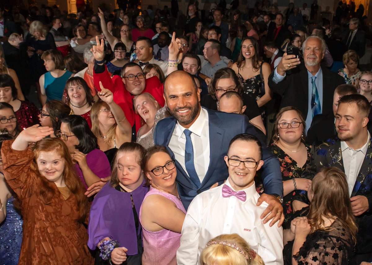 PujolsFive's tweet image. I had such a great time last night at the @pujolsfound Autumn Prom in St. Louis! It’s always such a joy to see familiar faces, meet new friends, and dance the night away. This event is truly one of my favorites! ❤️