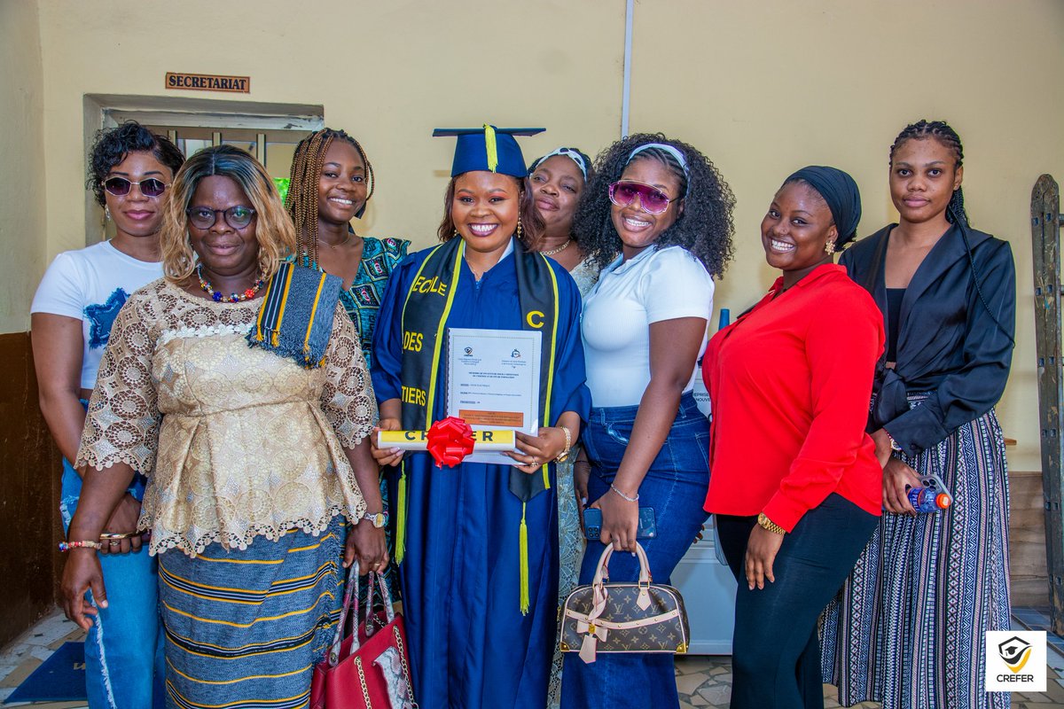 🎓 Félicitations à NOUTCHET Ahouéfa Agathe pour sa soutenance réussie !
Elle incarne la #beauté intellectuelle, fruit de travail et de persévérance. 🌟
Chez #CREFER, chaque réussite académique est une victoire pour la société. 👏