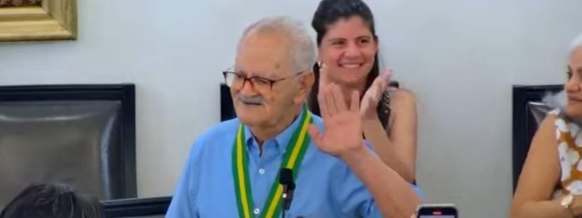 GERARDO Francisco Navarro 7 (@gfnu2021) on Twitter photo Que BONITO HOMENAJE EN EL <a href="/ConcejoBGA_/">Concejo de Bucaramanga</a> al Fotógrafo, Historiador ANDRES PLATA RUEDA, lo acompañaron familiares y amigos, gracias <a href="/CarlosParraBUC/">Carlos Parra</a> estos son los actos que se deben de hacer en vida y Mañana el Maestro Andres cumple 99 años de vida con la bendición de Dios. Que BONITO HOMENAJE EN EL <a href="/ConcejoBGA_/">Concejo de Bucaramanga</a> al Fotógrafo, Historiador ANDRES PLATA RUEDA, lo acompañaron familiares y amigos, gracias <a href="/CarlosParraBUC/">Carlos Parra</a> estos son los actos que se deben de hacer en vida y Mañana el Maestro Andres cumple 99 años de vida con la bendición de Dios.