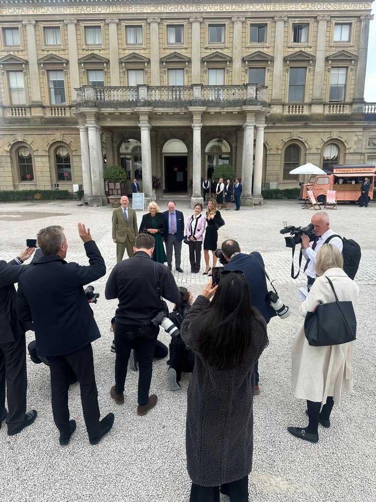 simonmontefiore's tweet image. An amazing array of luminaries @clivedenlitfest today and here this morning HM the Queen opens the festival