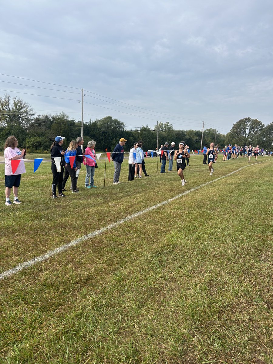 ⁦<a href="/RuralXC/">Washburn Rural XC</a>⁩ Boys run in packs to their 19th Straight City CC Title! 🏅🏅🏅