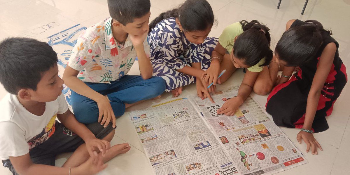 readingkafka's tweet image. Kids solving a crossword puzzle together in the rural public library. 

Fun way to learn together! 

#kidsinlibraries #publiclibrariesforall 🌷🌿📚