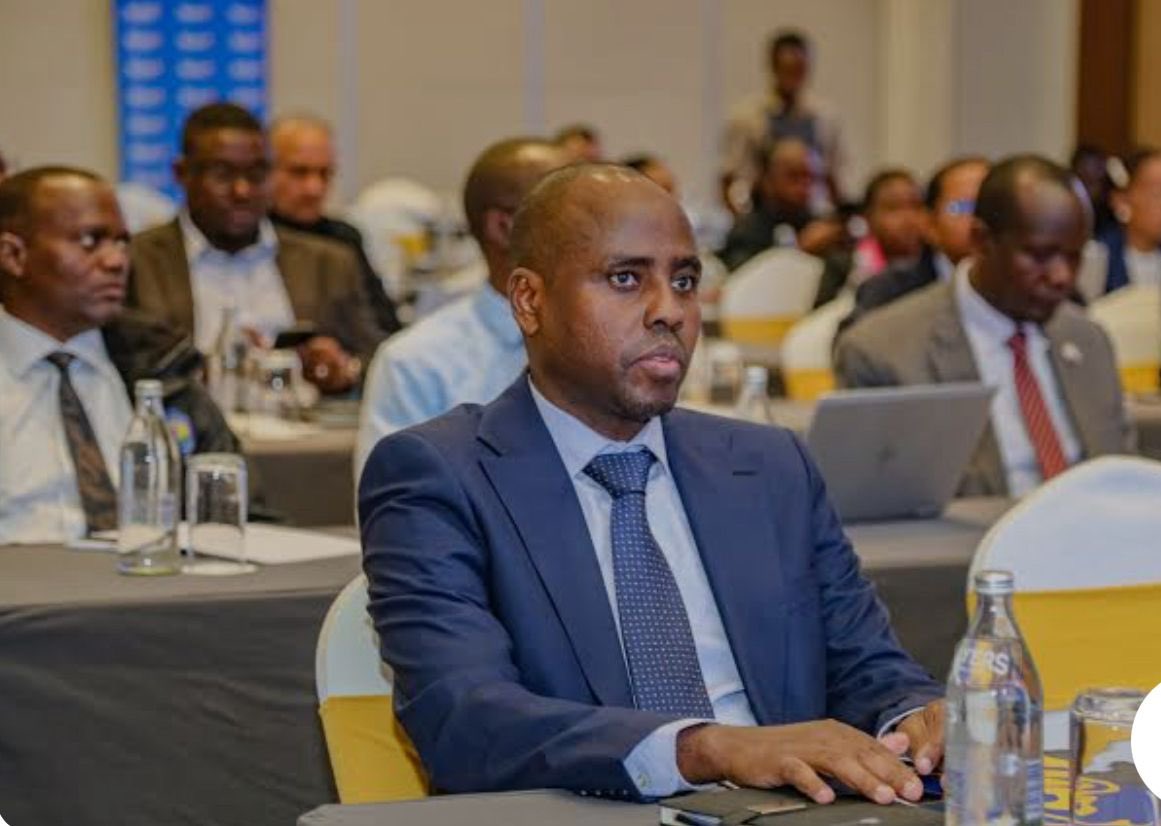 C_NyaKundiH's tweet image. KAA CEO Gedi denied U.S visa amid claims of corruption and narcotics trafficking 

A senior executive at the Kenya Airports Authority (KAA) Dr. Mohamud M. Gedi was denied a U.S. visa, which has impacted his operations at large. 

The denial of the visa was made under Section…