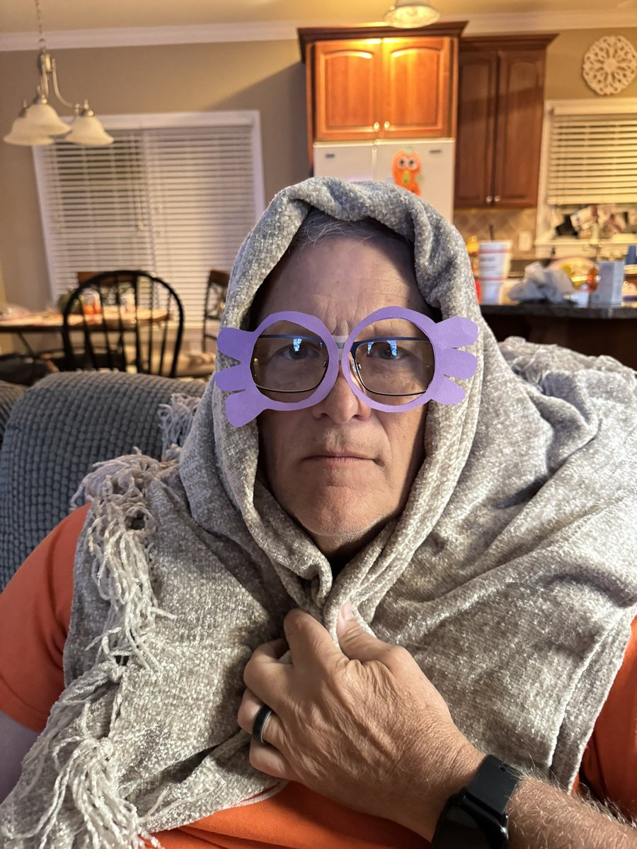 bcs_mama's tweet photo. Roped my dad in to be part of my next collab! 😂

Can you guess who he is? 😂 Just need a different colored blanket. 

#UGC #ugcmom https://t.co/UKU4EgCCZk