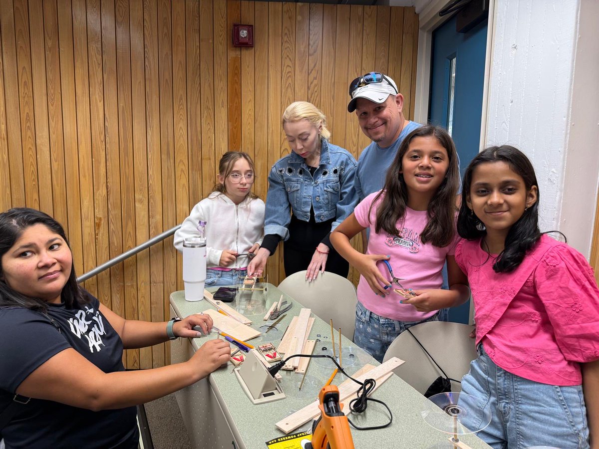 MDCPSSci's tweet image. Saturday SECME Mousetrap seminar @MDPCS
❤️🏎️
Look closely.
We’re not just engineering, we are nurturing RELATIONSHIPS with our students teachers and parents as they collaborate and BUILD TOGETHER lasting moments in science!!
What do you think about that?
#YourBestChoiceMDCPS