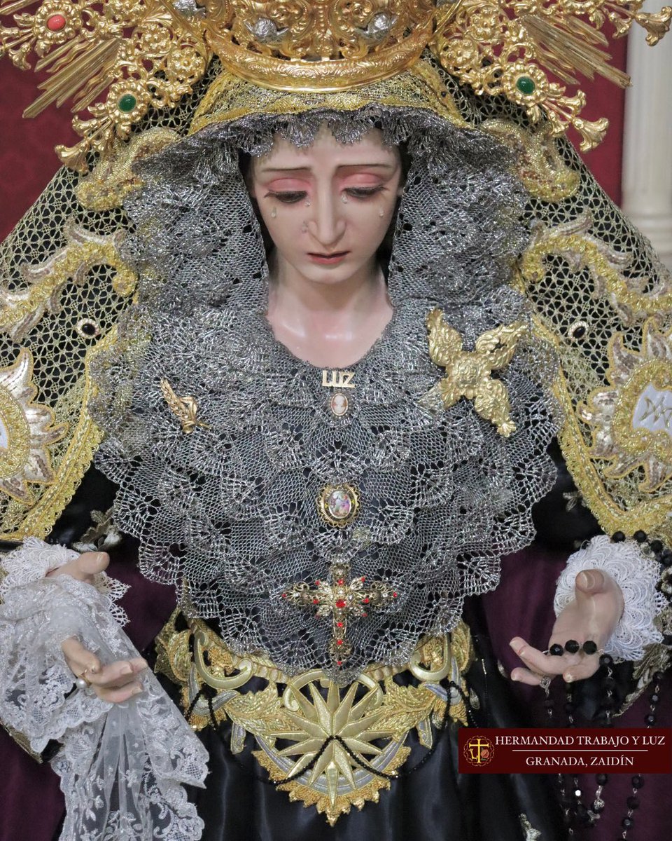 HdadTrabajoyLuz's tweet photo. #Actualidad • Nuestra #Señora de la #Luz luce ataviada de cara a la conmemoración de los fieles #difuntos bajo la excelencia de su #vestidor D. Álvaro Abril Vela.

(1/2) https://t.co/nXv4ncjn5Q