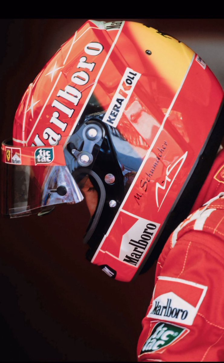 _MSchumacher's tweet image. 2001 Helmet 

#KeepFightingMichael