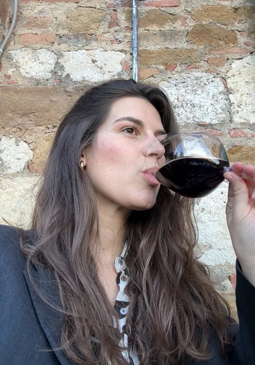 Forever Laura tweet media