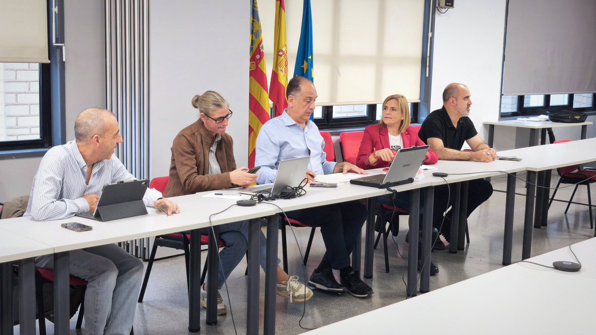 pilarbernabe's tweet image. 👉 Seguimos pendientes de la evolución del temporal de lluvias de la #DanaAlice. 

Las agencias estatales están vigilantes ante los chubascos que puedan caer esta noche en La Safor y litoral de Castelló.

Recordad, por favor, informaros siempre a través de los canales oficiales y