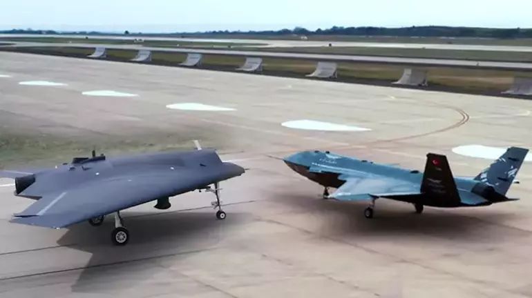 İsrail medyası :

”Erdoğan’ın ısrarla dediği;

Dün Ayasofya, bugün Şam yarın Aksa' sadece bir slogan değil, bu bir eylem planı.”

➡️ Ya ne sanmıştınız yapraaaammm 🤣🤣