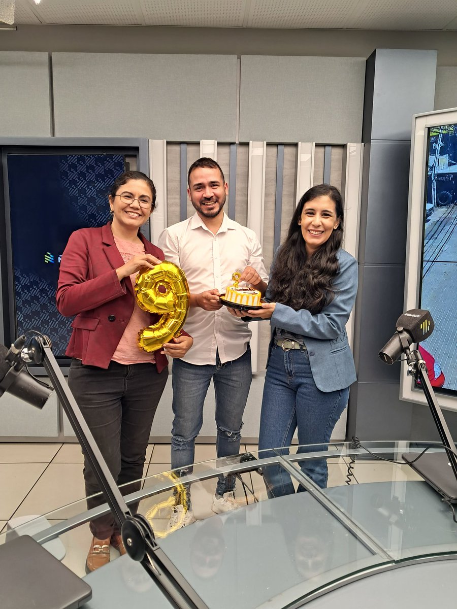 marthegarza's tweet image. #Perspectivas cumple 9 años!!
Muchísimas felicidades @aliberpy y @armandolarrosa por estos años de trabajo comprometido con un periodismo económico de muy alta calidad, tan necesario para nuestro país. Y gracias por la confianza para dejarme estar de colada este año... Jeje!
🎉