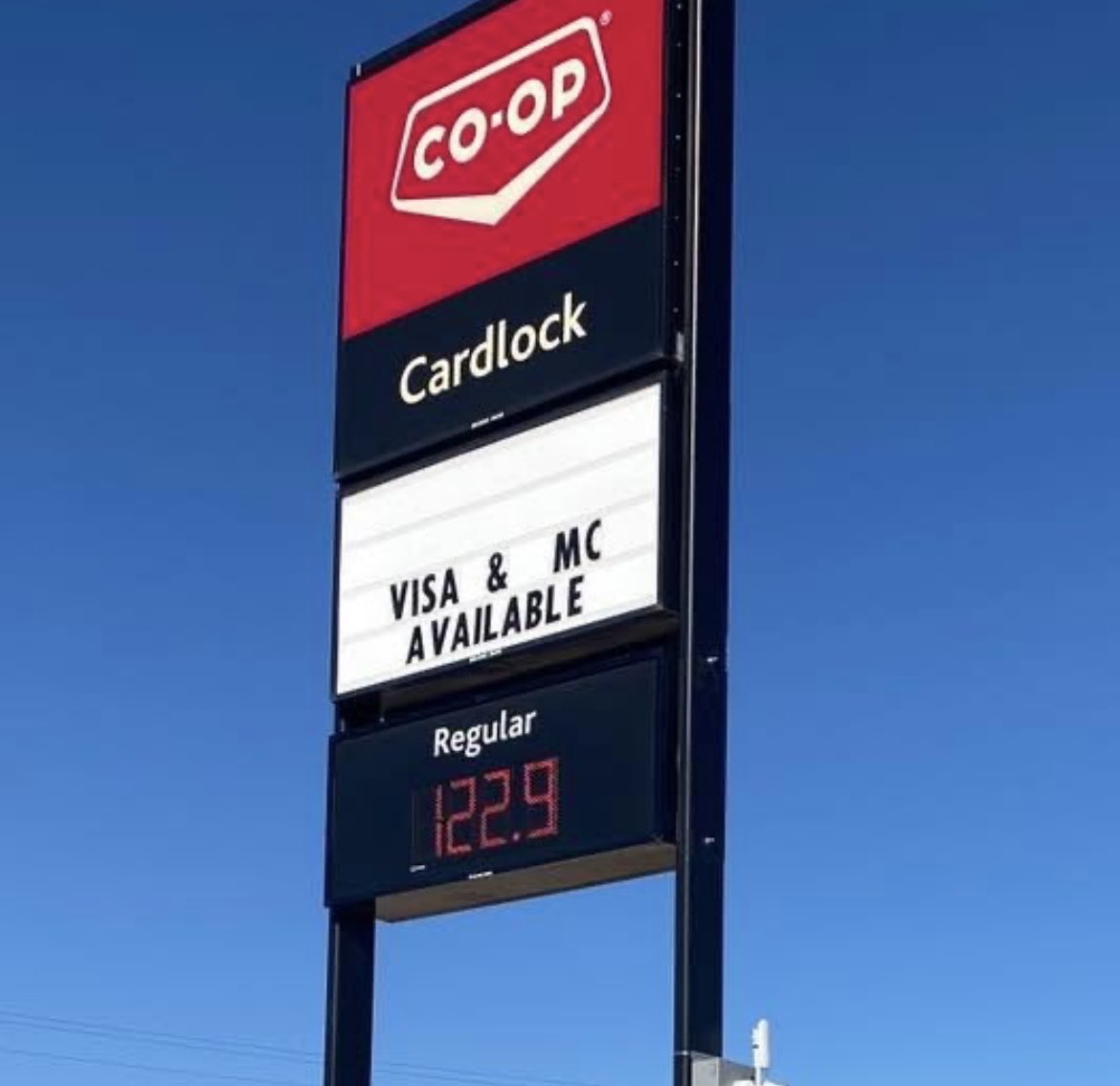 Hitting the road for Thanksgiving?
No matter if it’s 3pm or 3am 🕒 We are always here for you!
Co-op Cardlocks in Dauphin and Ste Rose are OPEN 24 hours a day. ⛽️ 
Easy and convenient:
✅Visa, Mastercard or Co-op Cardlock accepted in Ste Rose
✅Co-op Cardlock accepted in Dauphin