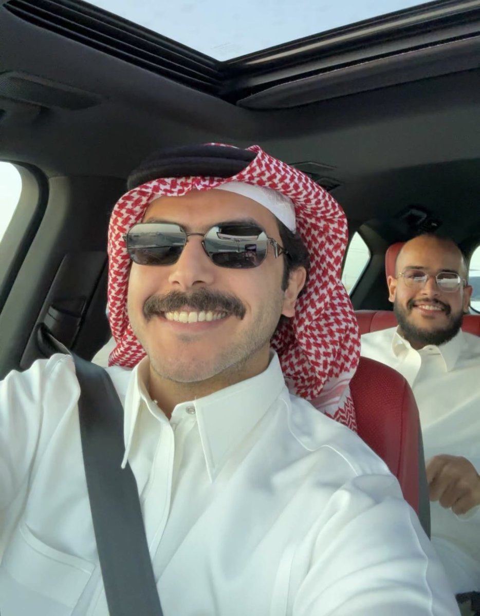 shad_yd's tweet image. ختام #معرض_الصقور_والصيد_السعودي_الدولي
بيكون مسك بتغطية #سلطان_بن_نايف ❤️
كل سنة يثبت إن حضوره يضيف طابع خاص للحدث
تابعوا التغطية و عيشوا الأجواء من قلب المكان هِنا ↯
snapchat.com/add/snaif_111