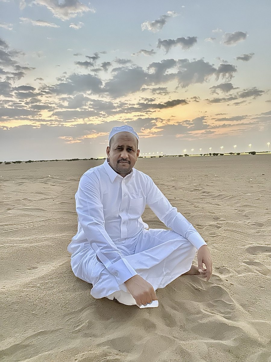 ahmed_balhareth's tweet image. ابتعدت عن المدينة وضجيج الزحام
واخترت لي مجلسٍ وسط الصحاري
نسيمٍ عليلٍ والسكوت التمام
يملا قلبي هدوء ويطمن فؤادي
#نجران #نجران_الان