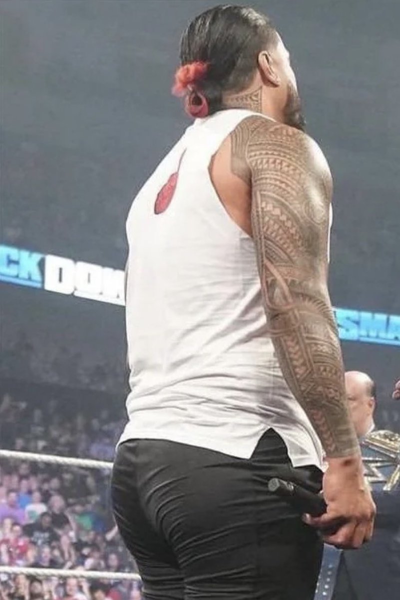 marquelworld's tweet image. I rather  see Jimmy Uso or Jey Uso in trunks🤷🏽‍♂️😭🤣

We got old footage Finn in some🤷🏽‍♂️

Never had footage of the thick USOS  in trunks ‼️‼️‼️

I would pass out especially for Jimmy ‼️‼️‼️😭