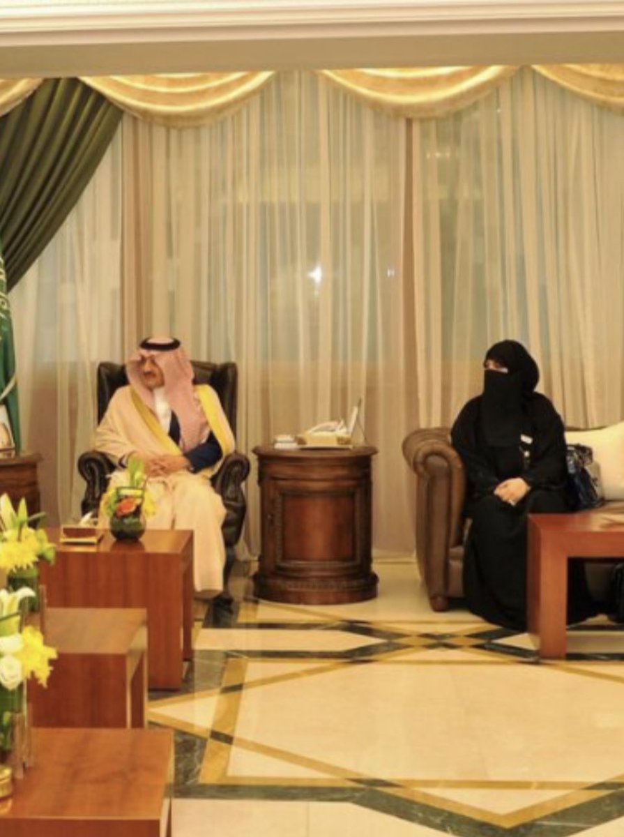 وما سعيت لمجد أبتغي شرفاً 
المجد لما رأى فضلي إلي سعى 💚