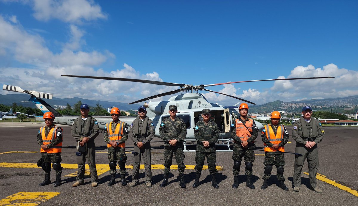 FFAAHN's tweet photo. #SobrevueloJEMCFFAA || El  señor Jefe del Estado Mayor Conjunto, General de División Roosevelt Aguilar en compañía del señor Comandante General del Ejército de Honduras, General de Brigada Héctor Benjamín Valerio Ardon, se encuentran en la Base Coronel Hernán Acosta Mejía, desde donde en breves minutos realizarán un sobrevuelo por la capital de la República con el objetivo de identificar las zonas afectadas por las constantes lluvias que han golpeado el país en los últimos días.

Esta acción forma parte del esfuerzo permanente de las Fuerzas Armadas de Honduras para brindar apoyo a la población en situaciones de emergencia.

Las #FFAA, continúan en alerta y desplegadas en diferentes regiones del país, listas para responder de manera inmediata ante cualquier eventualidad provocada por las condiciones climáticas adversas.

#FuerzasArmadasHN