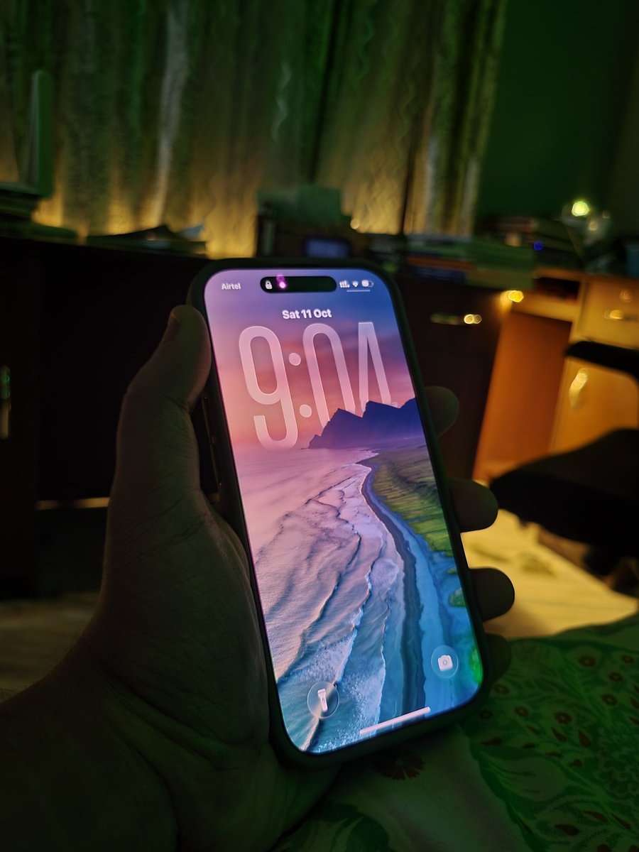 GearHeadonly's tweet image. “Alright... sharing my latest iOS 26.1 setup ,
Share your ios or even oneui setup below,
 Let’s see which one gets more attention 👇 #HomescreenSetup #iOS26 #OneUI8