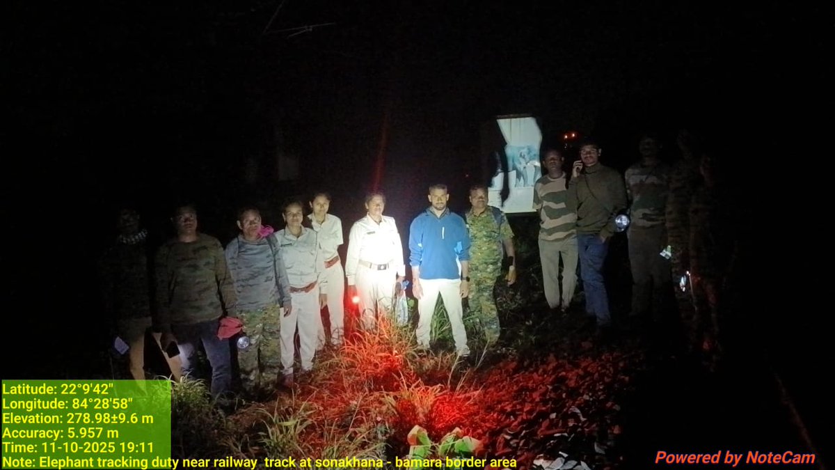 DfoRourkela's tweet image. 🐘 Elephant tracking duty near railway track in the Sonakha–Bamra border area.
🌿 Forest staff on alert to ensure safe passage of elephants.
#ElephantProtection #RourkelaForestDivision
@pccfodisha 
@PCCFWL_Odisha 
@moefcc 
@ForestDeptt 
@RourkelaRc79045 
@Yash81848406