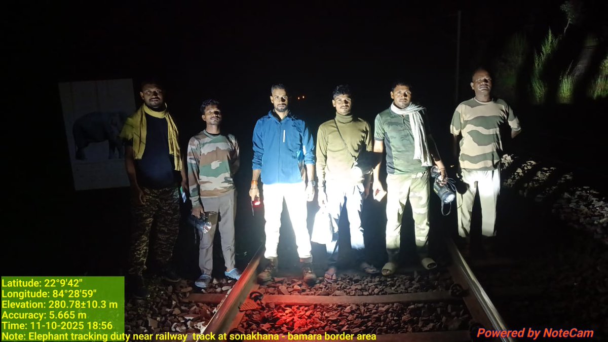DfoRourkela's tweet image. 🐘 Elephant tracking duty near railway track in the Sonakha–Bamra border area.
🌿 Forest staff on alert to ensure safe passage of elephants.
#ElephantProtection #RourkelaForestDivision
@pccfodisha 
@PCCFWL_Odisha 
@moefcc 
@ForestDeptt 
@RourkelaRc79045 
@Yash81848406