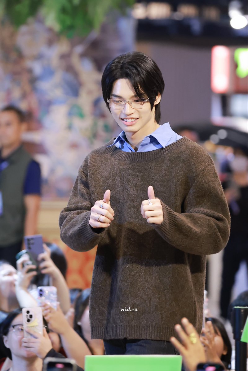 NIDZA7822's tweet image. พี่วินกับแฟนคลับ😍🌼 

#GMMTVFANIVAL
#winmetawin #METAA
@winmetawin @metaa_gmmtv