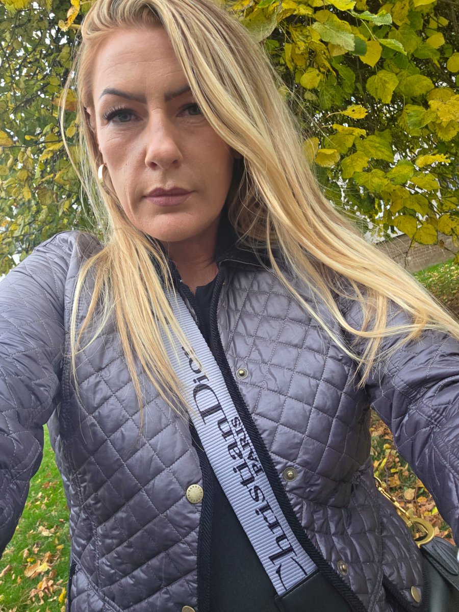 She's on the move!
I'll be sitting at a table with a glass in my hand in about 20 mins....make sure you've paid for it!!

#kneeluntilthen 

Goddess Femdom Findom Fetish Milf Submissive Paypig Finsub Slave paysub feet foot soles toes nylon lingerie boots cashmeet coffee errands